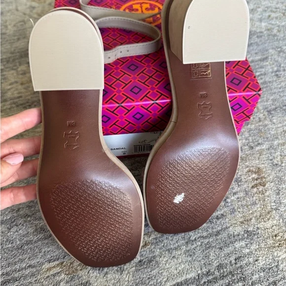 Tory Burch Beige and White Heels - Picture 4 of 7